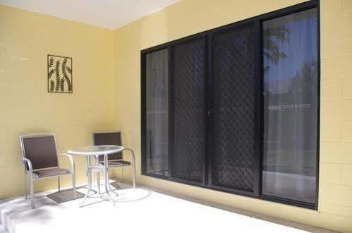 Aparthotel Sky View Units Bowen Esterno foto